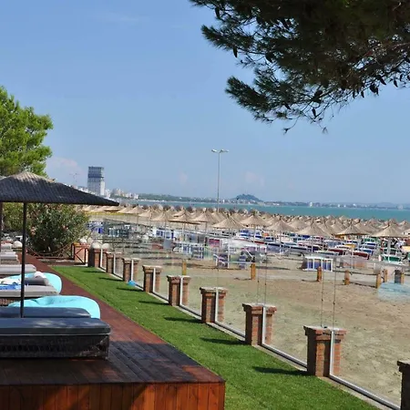 Quartz Апартаменты *